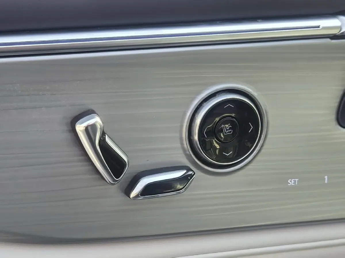 2026 Buick GL8 1.5T 180HP L4 2DHT PHEV,autocango,china used car exporter,china ev exporter,chinese used car exporter,chinese used ev exporter