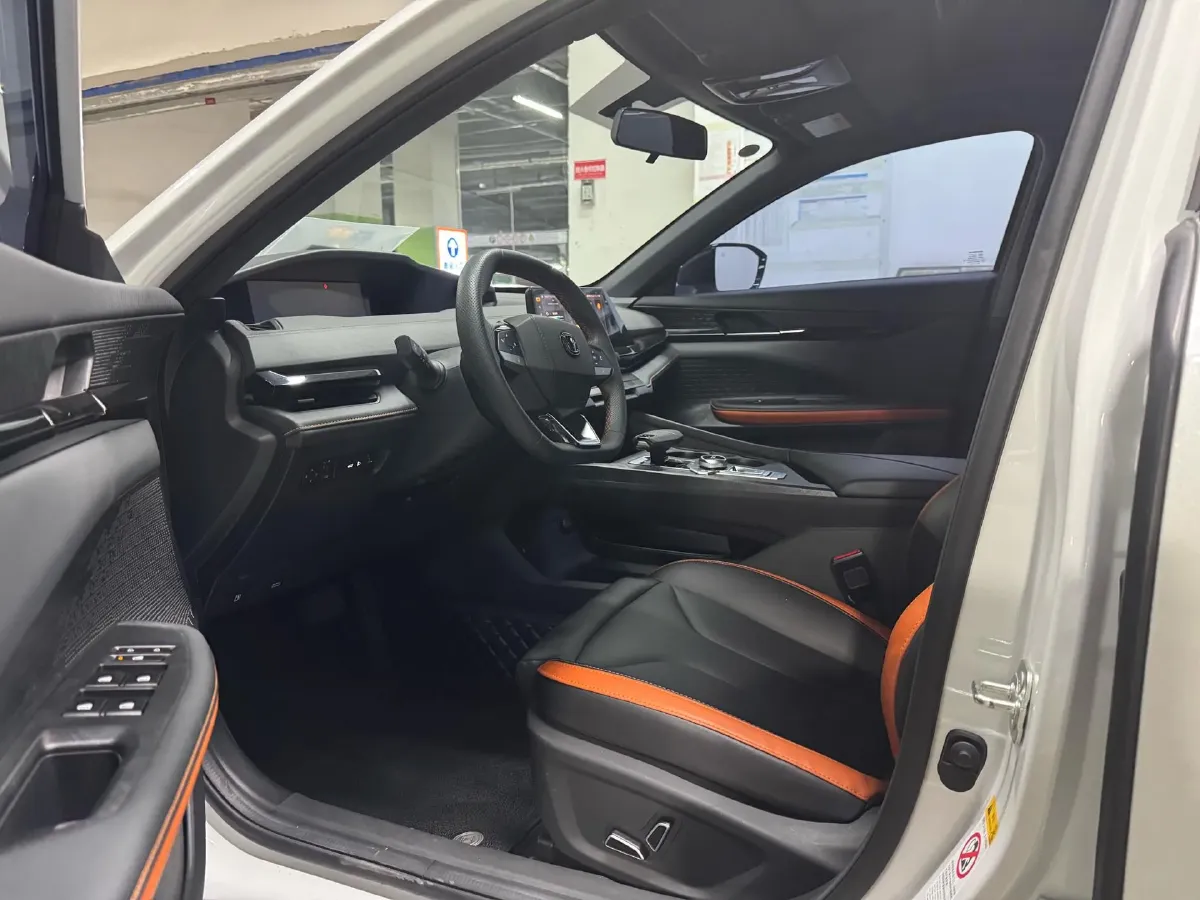 2023 ChangAn UNI-V 1.5T 188HP L4 7DCT,autocango,china used car exporter,china ev exporter,chinese used car exporter,chinese used ev exporter