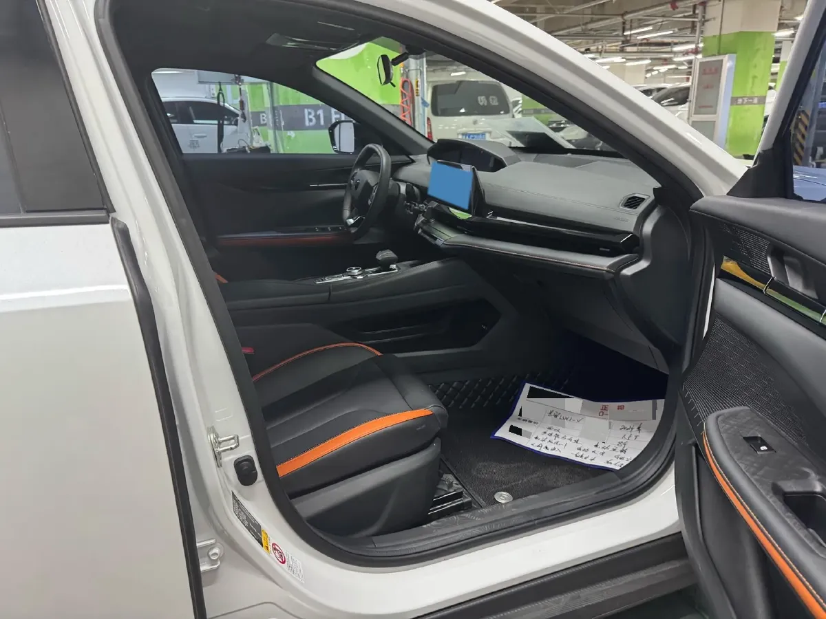 2023 ChangAn UNI-V 1.5T 188HP L4 7DCT,autocango,china used car exporter,china ev exporter,chinese used car exporter,chinese used ev exporter