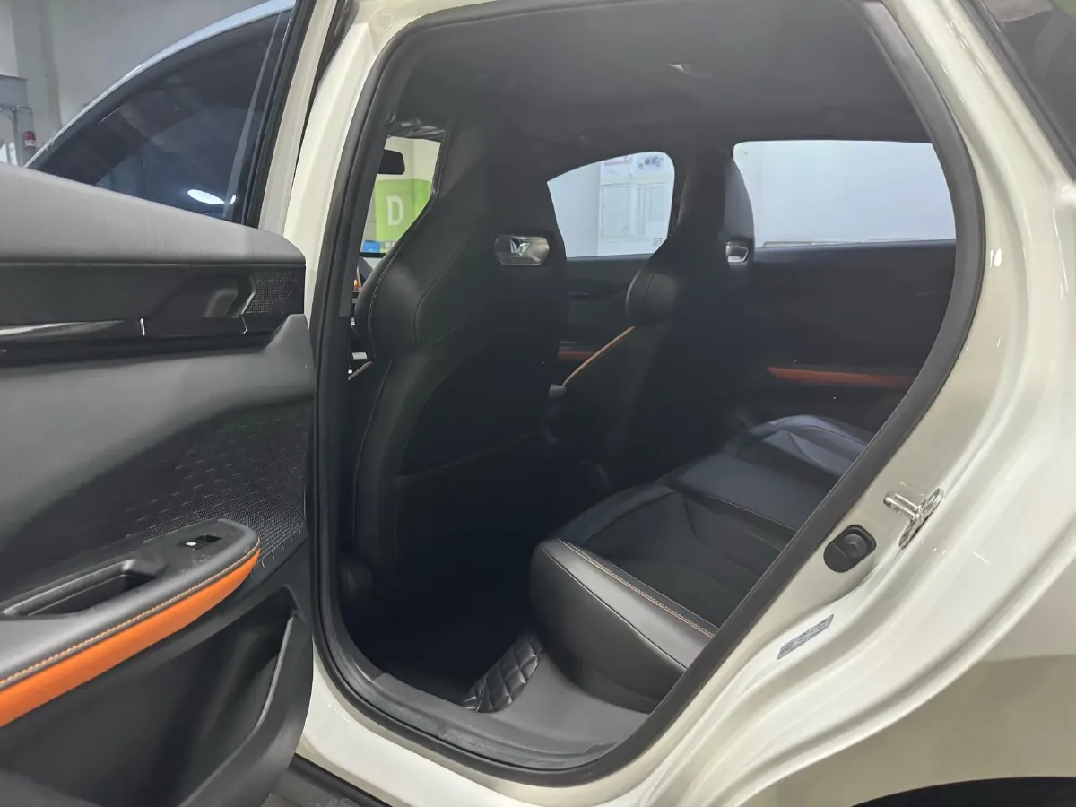 2023 ChangAn UNI-V 1.5T 188HP L4 7DCT,autocango,china used car exporter,china ev exporter,chinese used car exporter,chinese used ev exporter