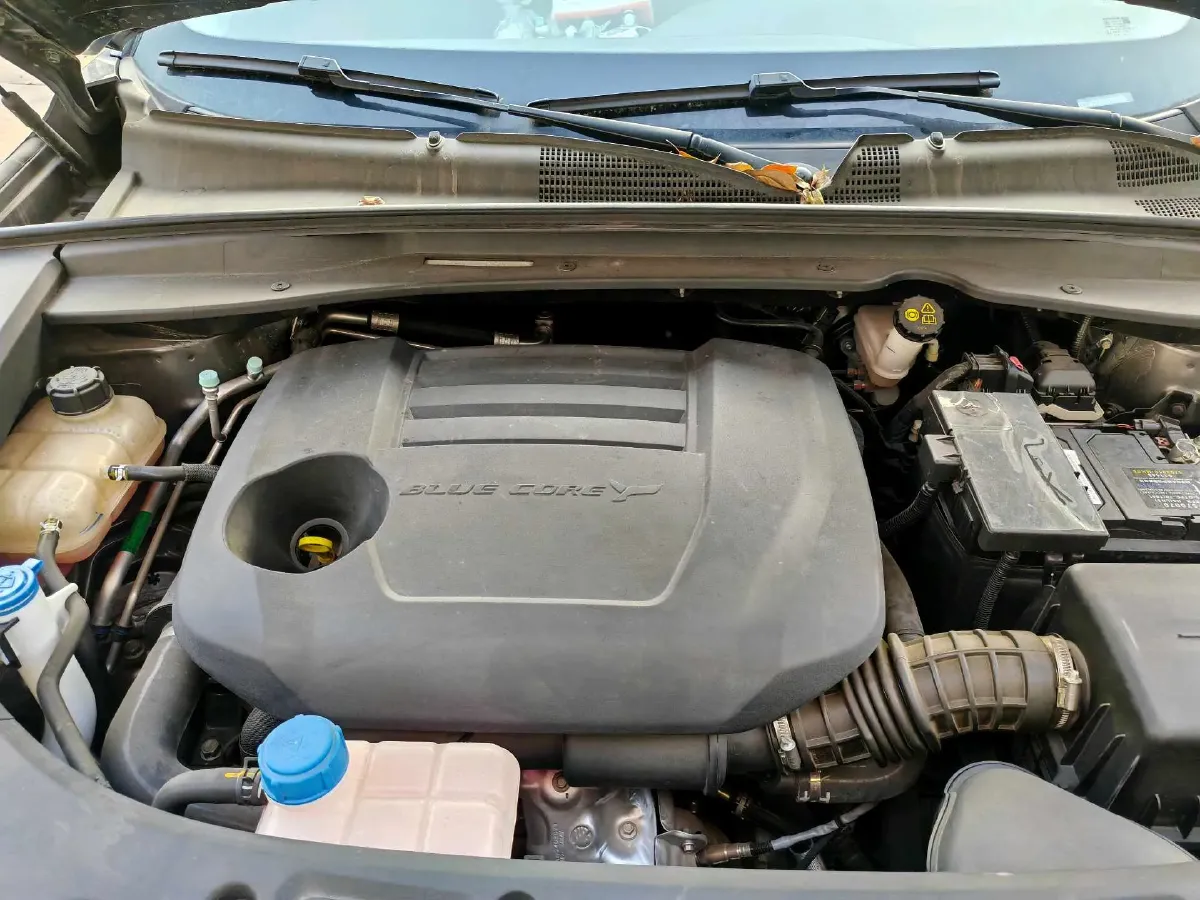 2024 ChangAn UNI-K 2.0T 233HP L4 8AT,autocango,china used car exporter,china ev exporter,chinese used car exporter,chinese used ev exporter