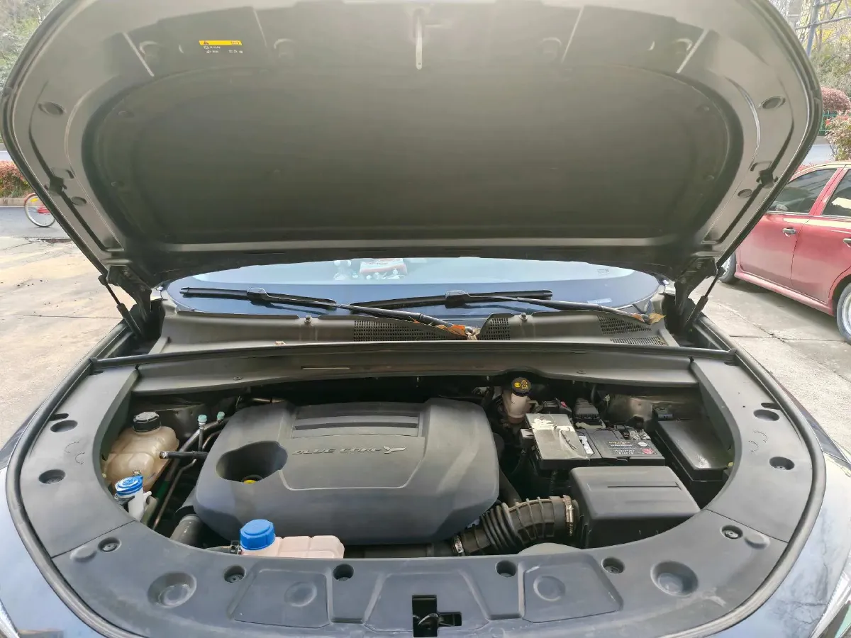 2024 ChangAn UNI-K 2.0T 233HP L4 8AT,autocango,china used car exporter,china ev exporter,chinese used car exporter,chinese used ev exporter