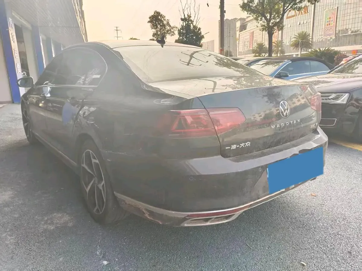 2023 Volkswagen Magotan 2.0T 186HP L4 7DCT,autocango,china used car exporter,china ev exporter,chinese used car exporter,chinese used ev exporter