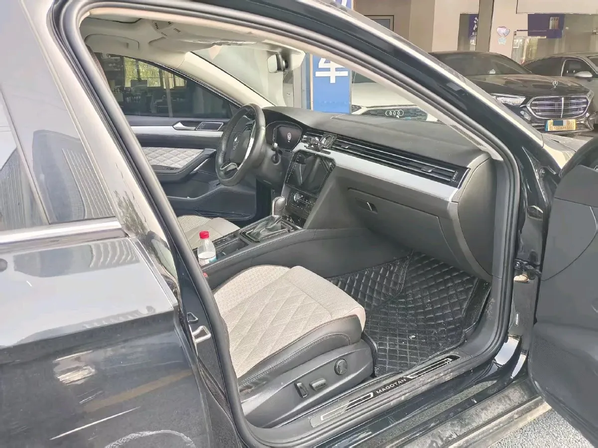 2023 Volkswagen Magotan 2.0T 186HP L4 7DCT,autocango,china used car exporter,china ev exporter,chinese used car exporter,chinese used ev exporter