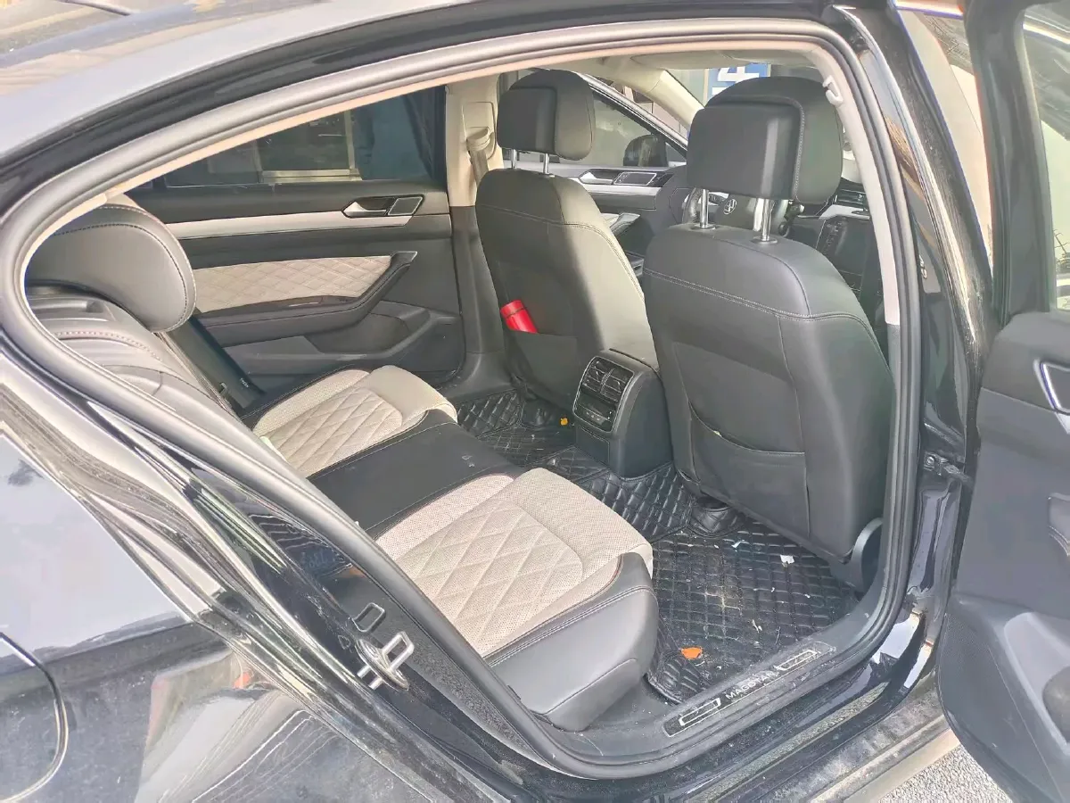 2023 Volkswagen Magotan 2.0T 186HP L4 7DCT,autocango,china used car exporter,china ev exporter,chinese used car exporter,chinese used ev exporter