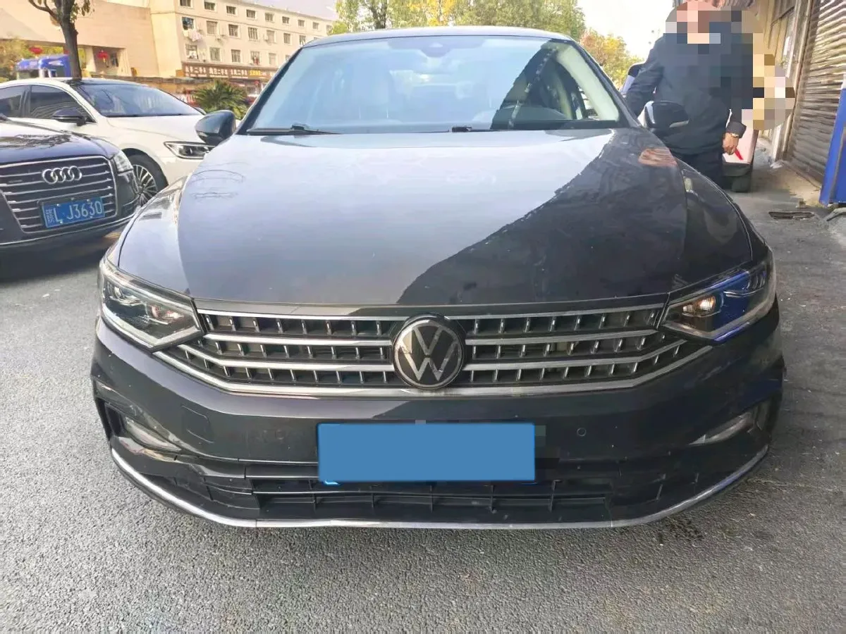 2023 Volkswagen Magotan 2.0T 186HP L4 7DCT,autocango,china used car exporter,china ev exporter,chinese used car exporter,chinese used ev exporter