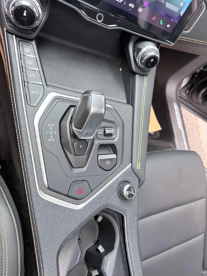 2024 LYNK&CO 01 2.0T 254HP L4 8AT,autocango,china used car exporter,china ev exporter,chinese used car exporter,chinese used ev exporter