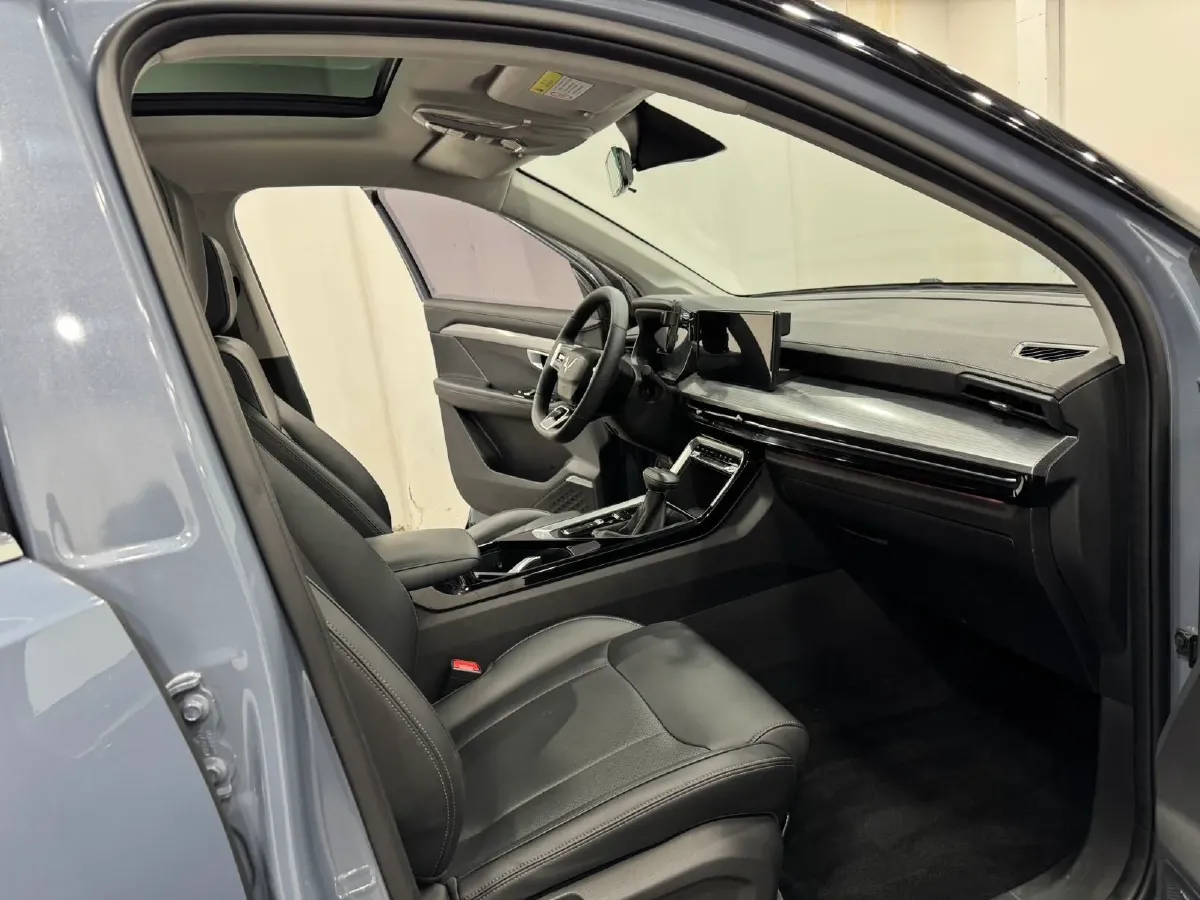 2021 WuLing XingChen 1.5T 147HP L4 CVT,autocango,china used car exporter,china ev exporter,chinese used car exporter,chinese used ev exporter