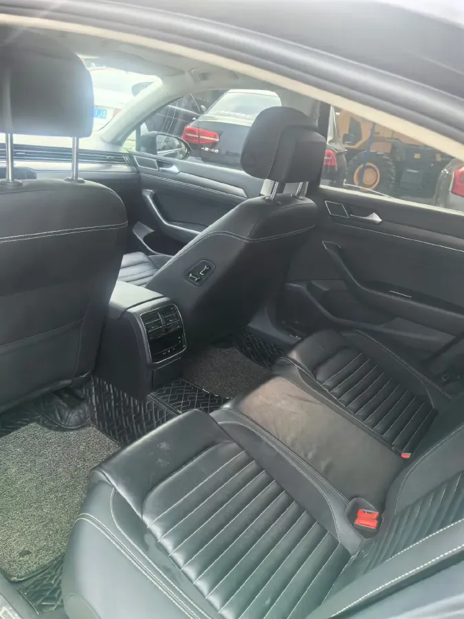 2020 Volkswagen Magotan 2.0T 186HP L4 7DCT,autocango,china used car exporter,china ev exporter,chinese used car exporter,chinese used ev exporter