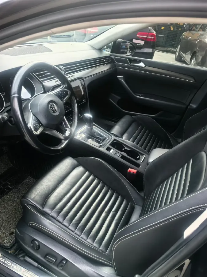 2020 Volkswagen Magotan 2.0T 186HP L4 7DCT,autocango,china used car exporter,china ev exporter,chinese used car exporter,chinese used ev exporter