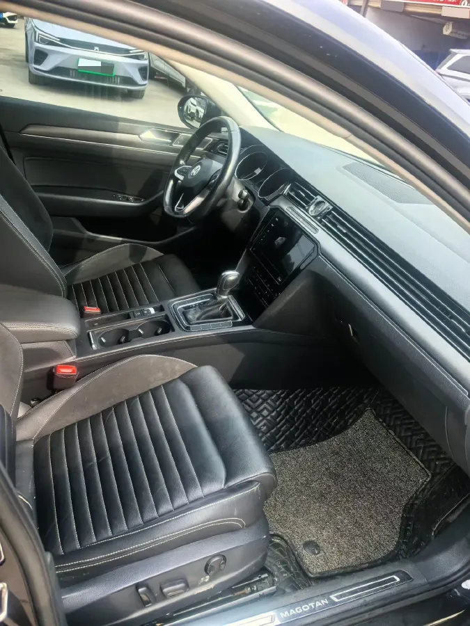 2020 Volkswagen Magotan 2.0T 186HP L4 7DCT,autocango,china used car exporter,china ev exporter,chinese used car exporter,chinese used ev exporter