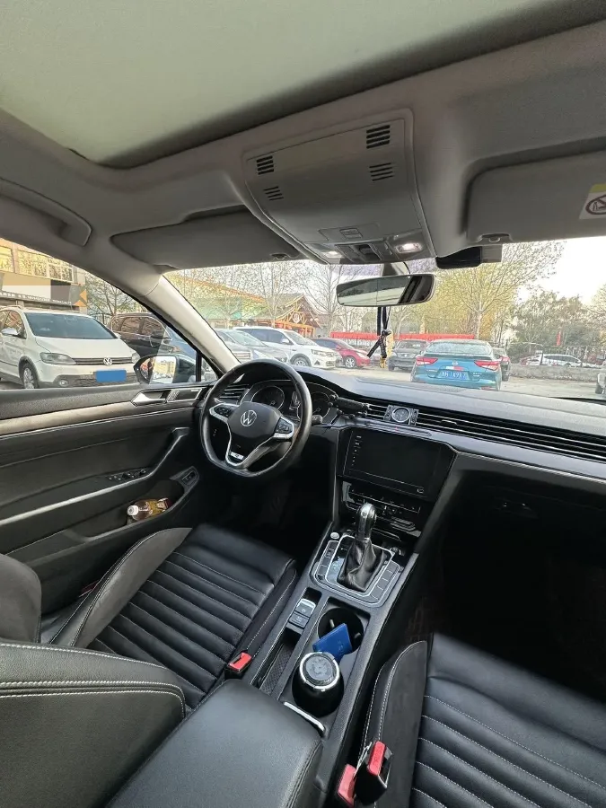 2020 Volkswagen Magotan 2.0T 186HP L4 7DCT,autocango,china used car exporter,china ev exporter,chinese used car exporter,chinese used ev exporter