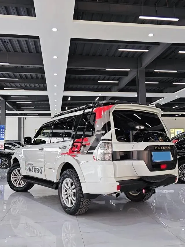 2018 Mitsubishi Pajero 3.0L 174HP V6 5AT,autocango,china used car exporter,china ev exporter,chinese used car exporter,chinese used ev exporter