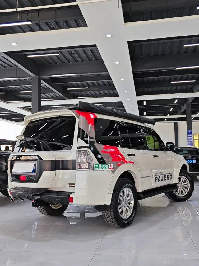 2018 Mitsubishi Pajero 3.0L 174HP V6 5AT,autocango,china used car exporter,china ev exporter,chinese used car exporter,chinese used ev exporter