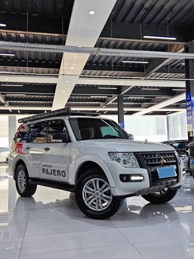 2018 Mitsubishi Pajero 3.0L 174HP V6 5AT,autocango,china used car exporter,china ev exporter,chinese used car exporter,chinese used ev exporter