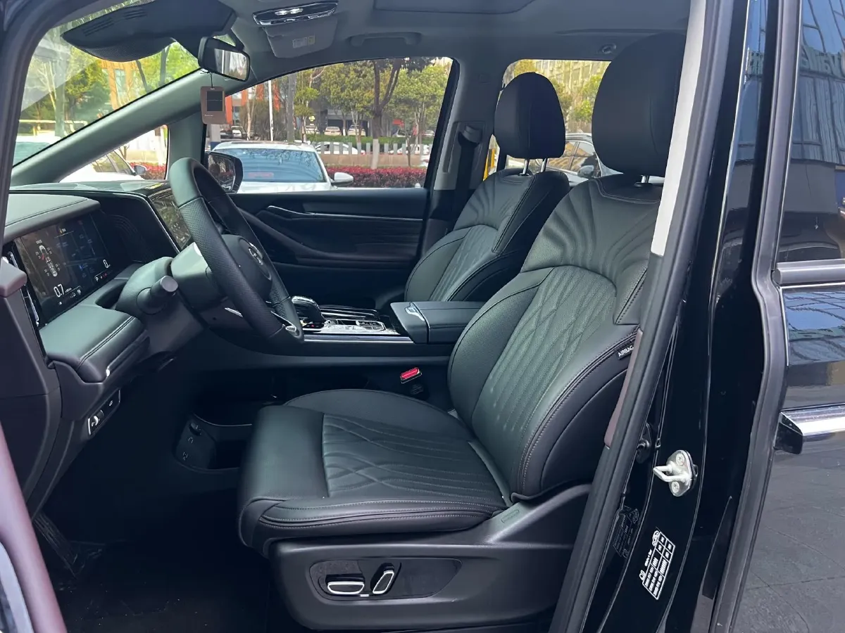 2024 GAC Trumpchi M8 2.0T 252HP L4 8AT,autocango,china used car exporter,china ev exporter,chinese used car exporter,chinese used ev exporter