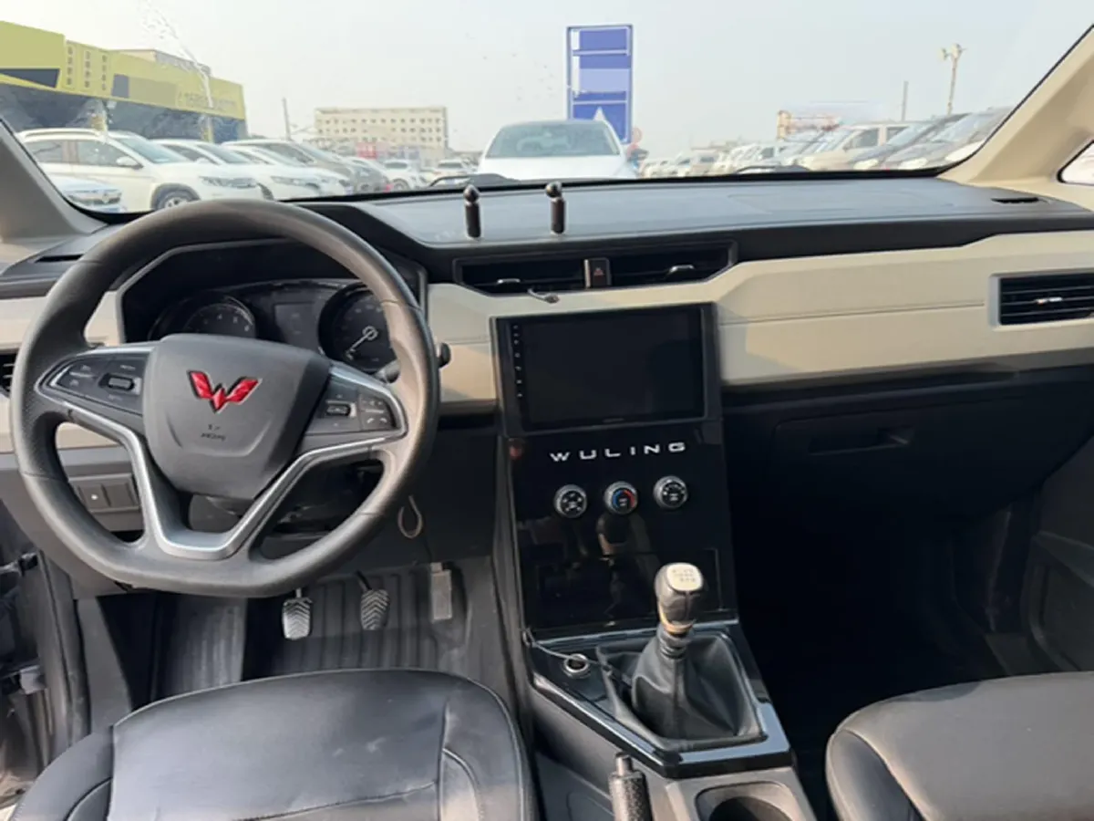 2021 WuLing ZhengChen 1.5T 147HP L4 6MT,autocango,china used car exporter,china ev exporter,chinese used car exporter,chinese used ev exporter