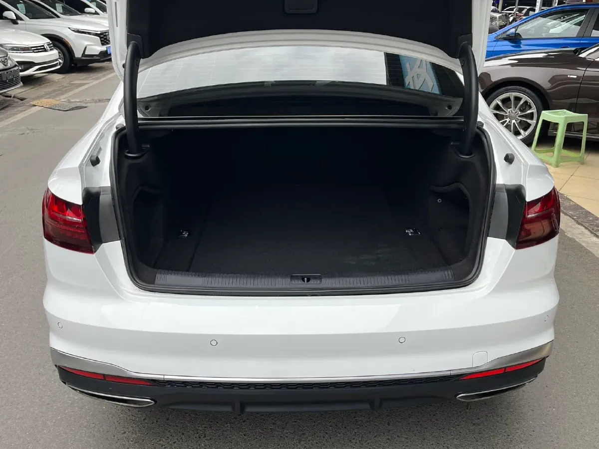 2020 Audi A4L 2.0T 190HP L4 7DCT,autocango,china used car exporter,china ev exporter,chinese used car exporter,chinese used ev exporter