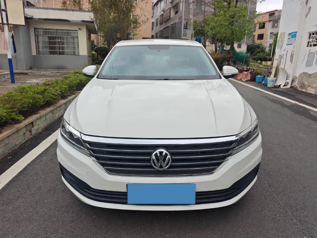 2018 Landwind XiaoYao 1.5T 163HP L4 CVT,autocango,china used car exporter,china ev exporter,chinese used car exporter,chinese used ev exporter