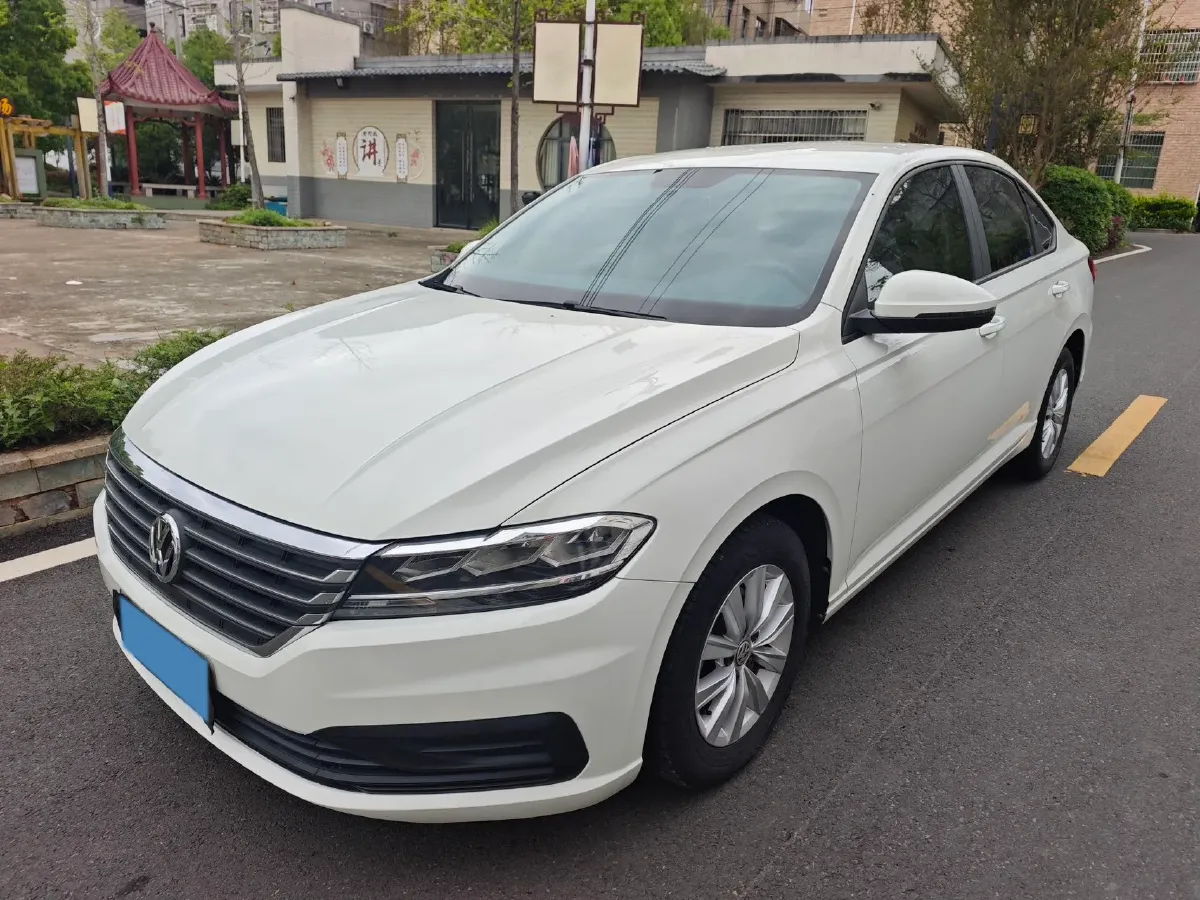 2018 Landwind XiaoYao 1.5T 163HP L4 CVT,autocango,china used car exporter,china ev exporter,chinese used car exporter,chinese used ev exporter