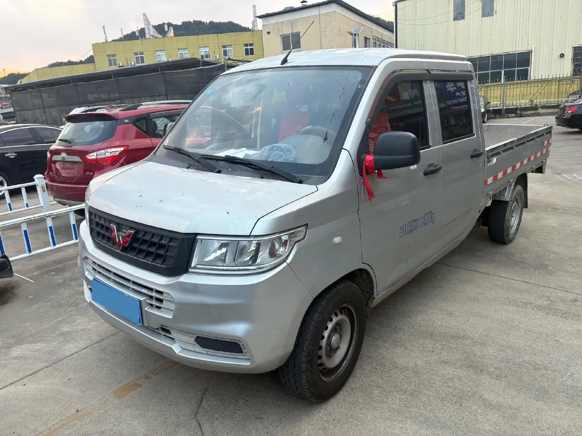 2021 WuLing RongGuang New Truck 1.8L 125HP L4 5MT,autocango,china used car exporter,china ev exporter,chinese used car exporter,chinese used ev exporter