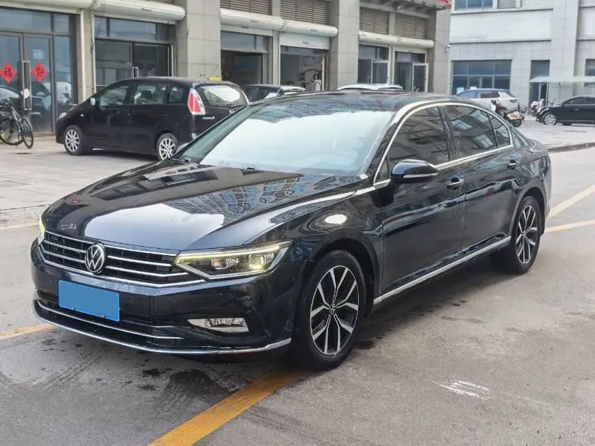 2020 Volkswagen Magotan 2.0T 186HP L4 7DCT,autocango,china used car exporter,china ev exporter,chinese used car exporter,chinese used ev exporter