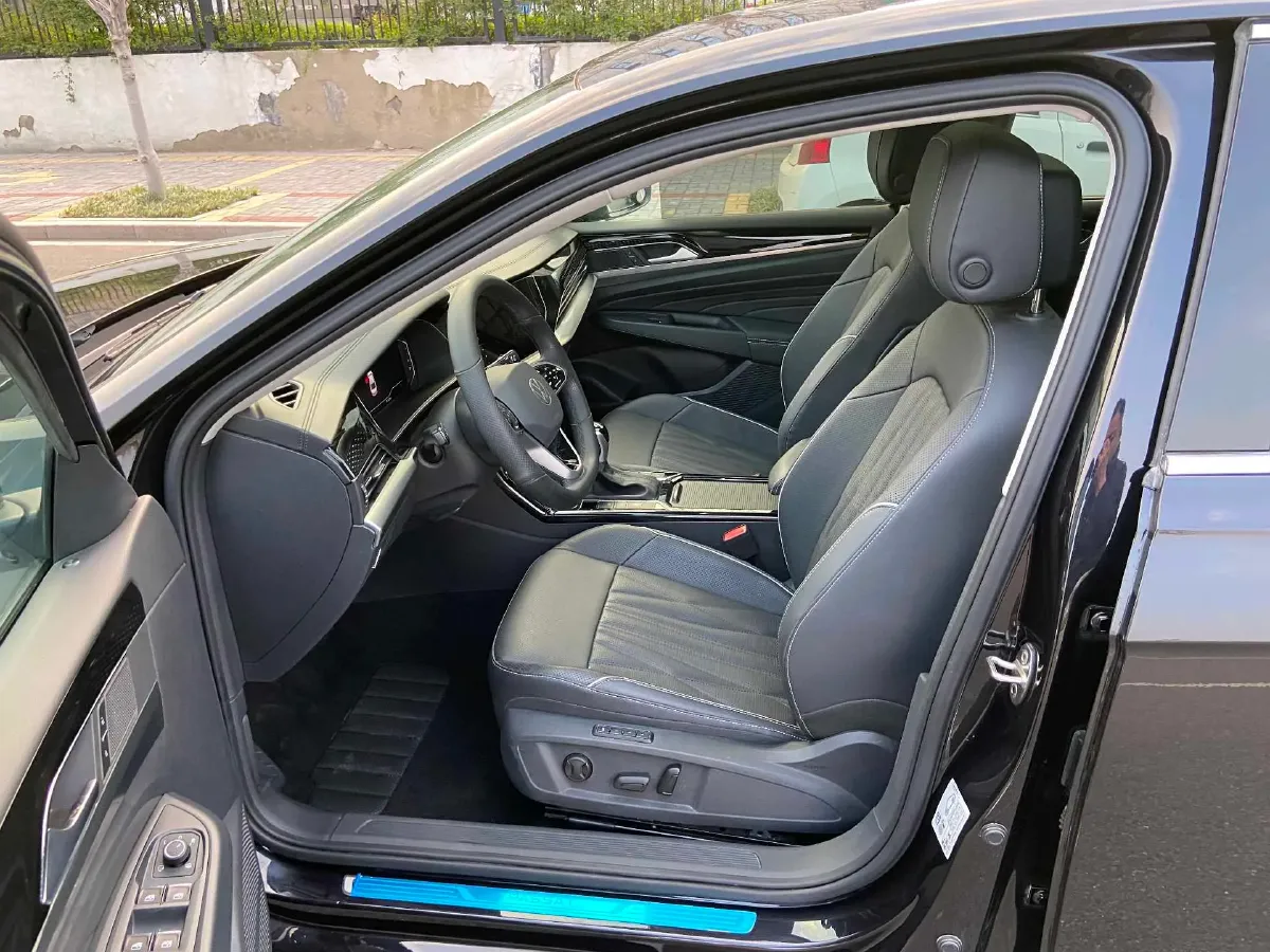 2022 Xpeng P7 BEV 60.2KWH,autocango,china used car exporter,china ev exporter,chinese used car exporter,chinese used ev exporter