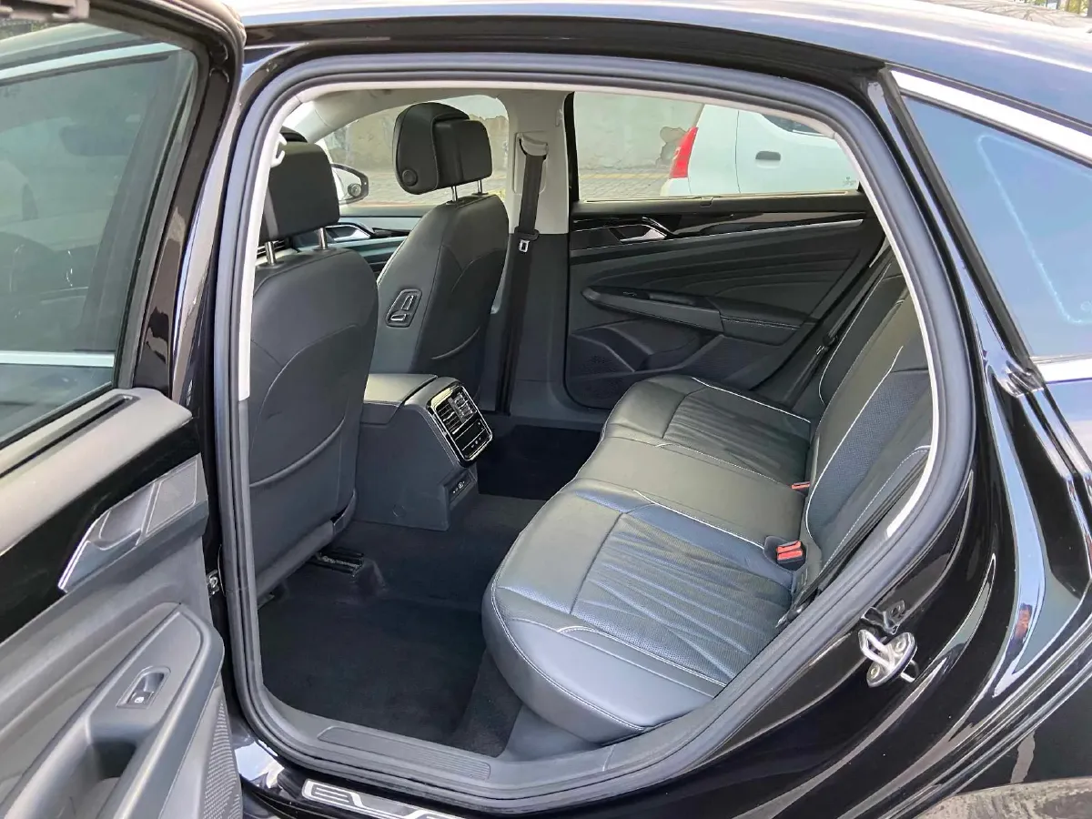 2022 Xpeng P7 BEV 60.2KWH,autocango,china used car exporter,china ev exporter,chinese used car exporter,chinese used ev exporter