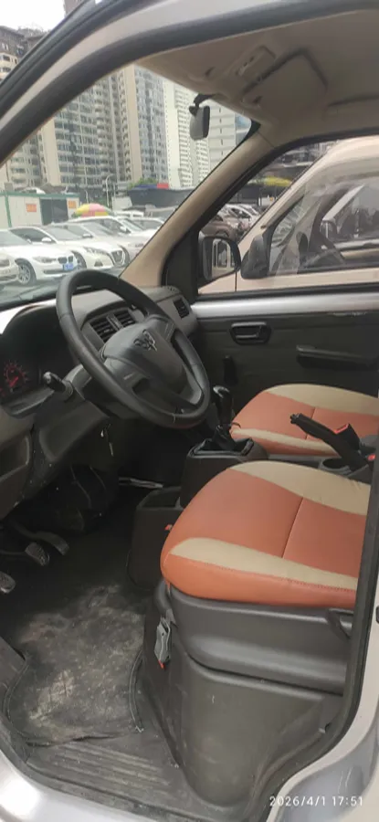 2021 WuLing RongGuang S 1.2L 76HP L4 5MT,autocango,china used car exporter,china ev exporter,chinese used car exporter,chinese used ev exporter