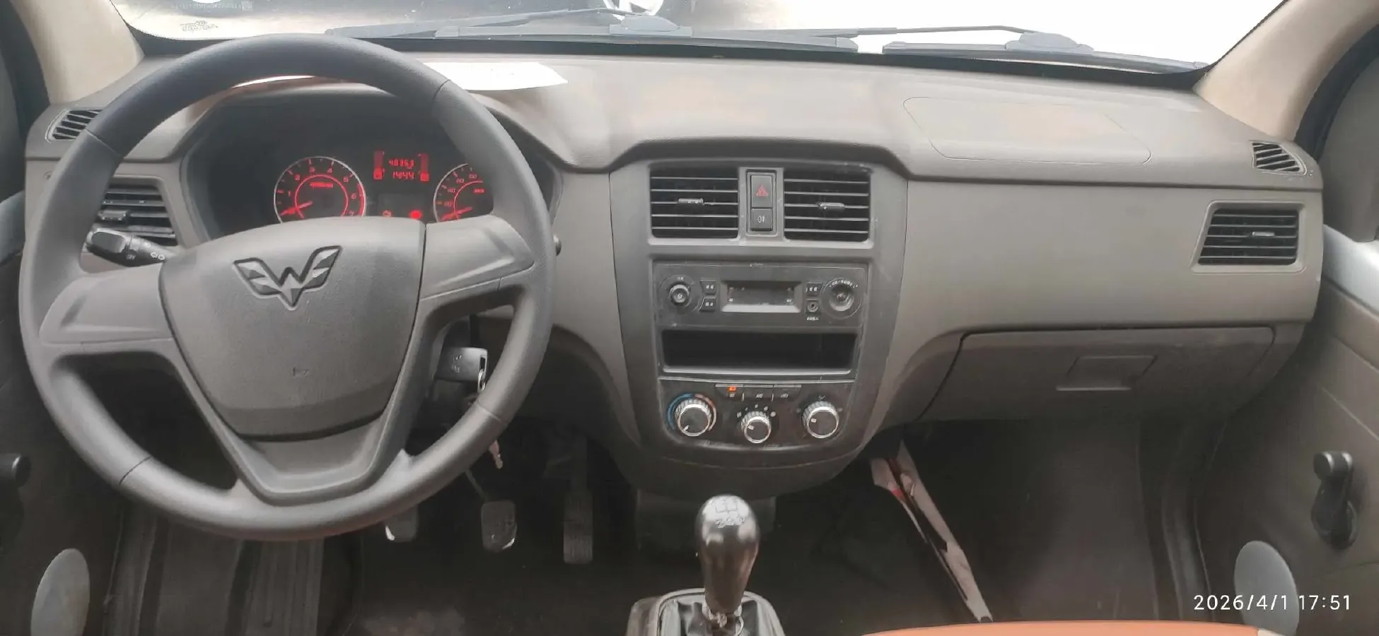 2021 WuLing RongGuang S 1.2L 76HP L4 5MT,autocango,china used car exporter,china ev exporter,chinese used car exporter,chinese used ev exporter