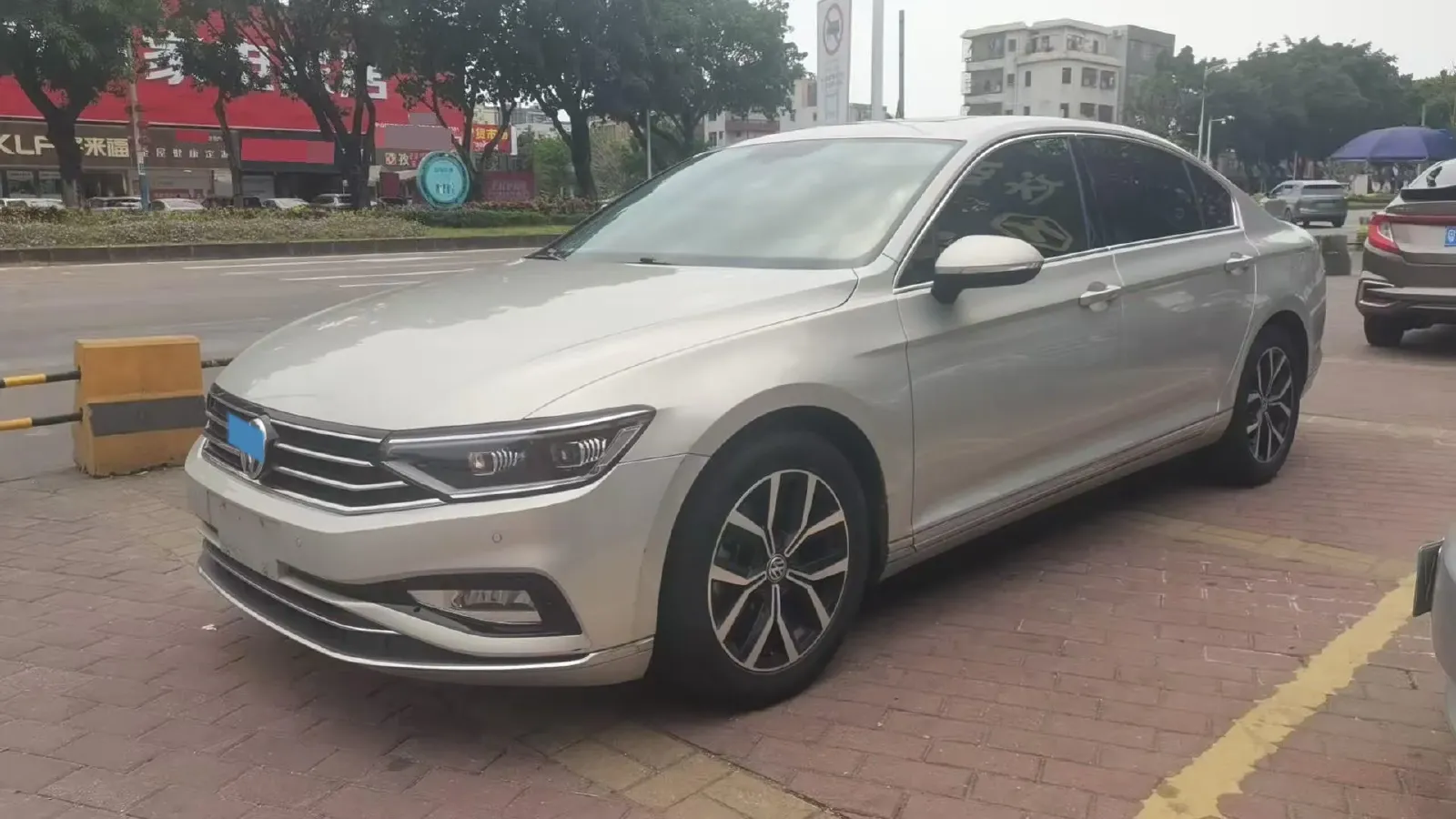 2020 Volkswagen Magotan 2.0T 186HP L4 7DCT,autocango,china used car exporter,china ev exporter,chinese used car exporter,chinese used ev exporter