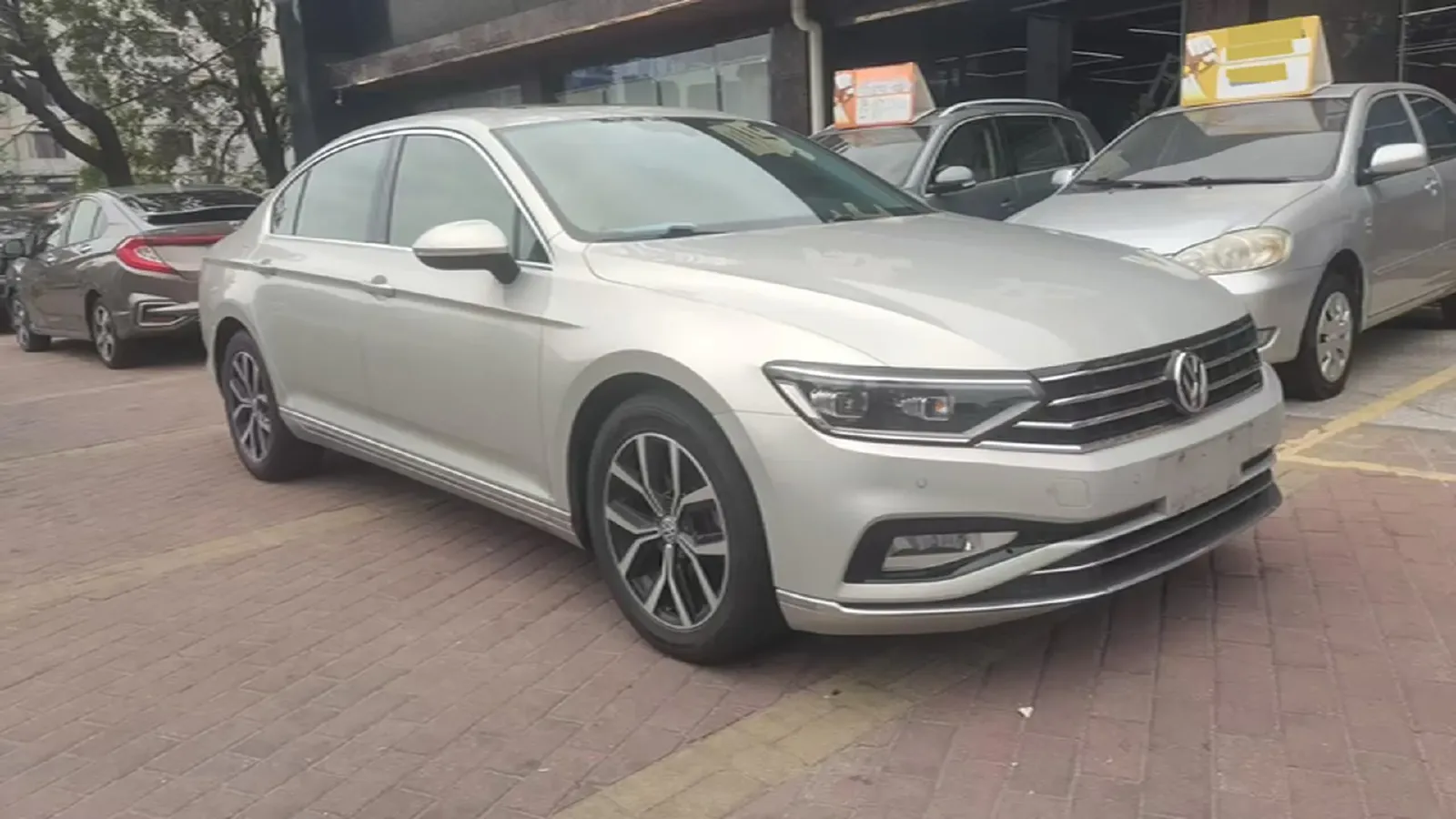 2020 Volkswagen Magotan 2.0T 186HP L4 7DCT,autocango,china used car exporter,china ev exporter,chinese used car exporter,chinese used ev exporter