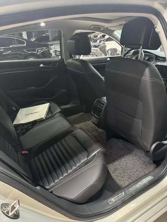 2020 Volkswagen Magotan 2.0T 186HP L4 7DCT,autocango,china used car exporter,china ev exporter,chinese used car exporter,chinese used ev exporter