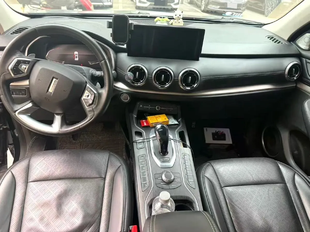 2021 WEY VV6 2.0T 227HP L4 7DCT,autocango,china used car exporter,china ev exporter,chinese used car exporter,chinese used ev exporter