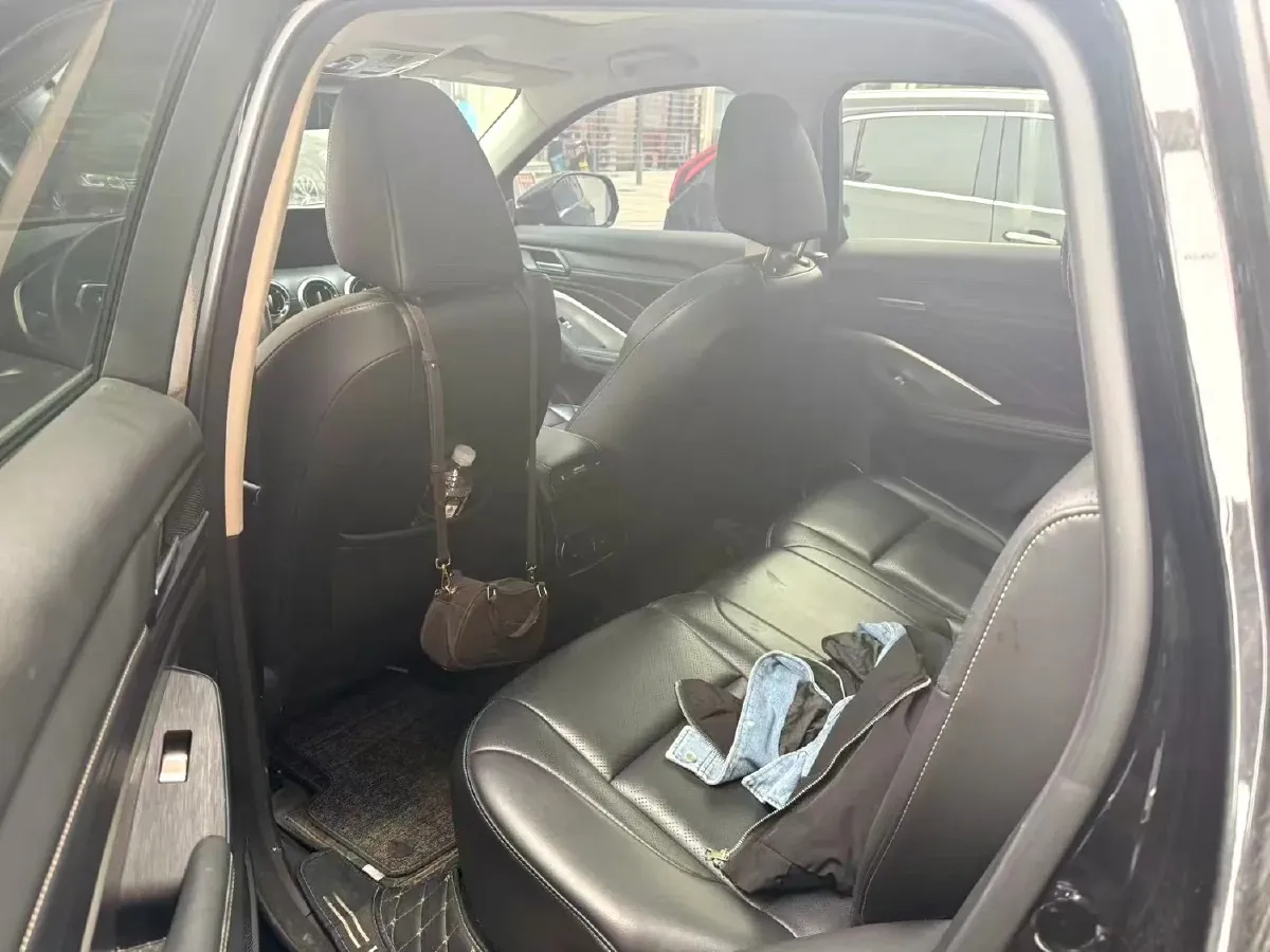 2021 WEY VV6 2.0T 227HP L4 7DCT,autocango,china used car exporter,china ev exporter,chinese used car exporter,chinese used ev exporter