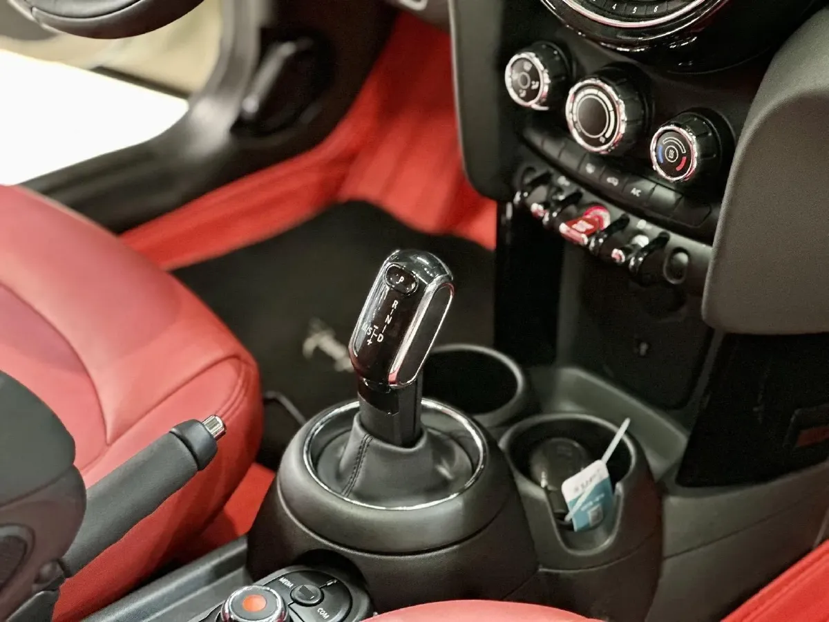 2019 MINI MINI 1.5T 102HP L3 7DCT,autocango,china used car exporter,china ev exporter,chinese used car exporter,chinese used ev exporter