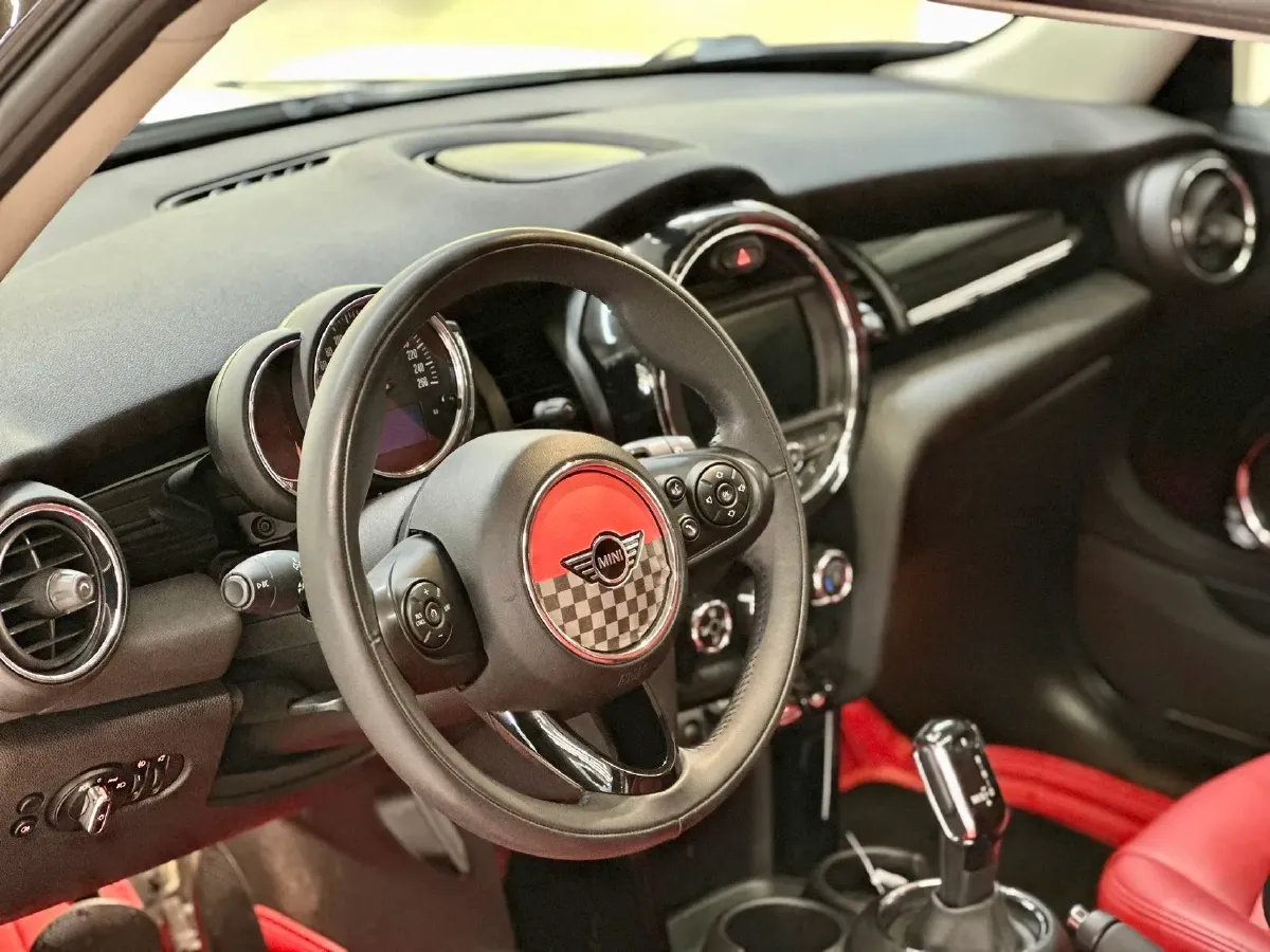 2019 MINI MINI 1.5T 102HP L3 7DCT,autocango,china used car exporter,china ev exporter,chinese used car exporter,chinese used ev exporter