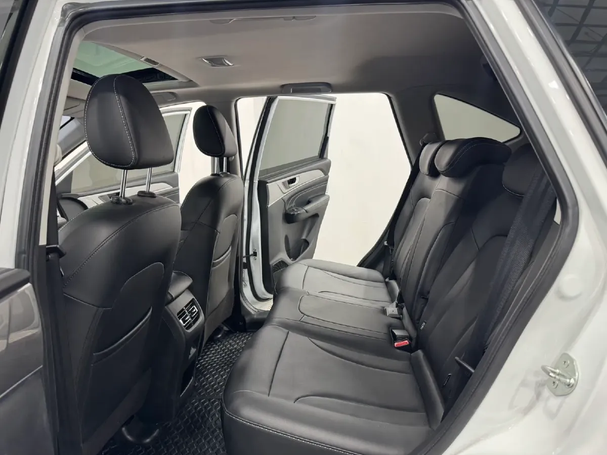 2021 Haval M6 1.5T 150HP L4 7DCT,autocango,china used car exporter,china ev exporter,chinese used car exporter,chinese used ev exporter