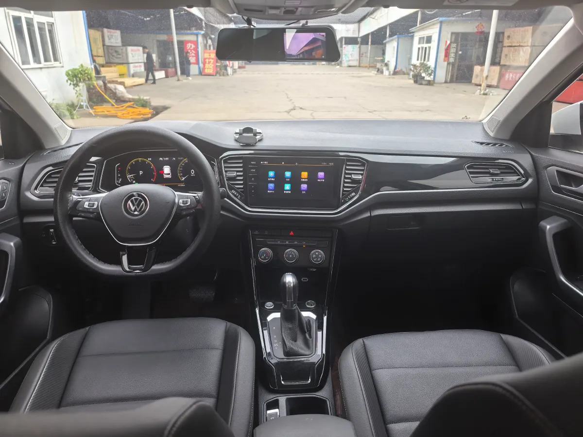 2021 Volkswagen T-Roc 1.4T 150HP L4 7DCT,autocango,china used car exporter,china ev exporter,chinese used car exporter,chinese used ev exporter