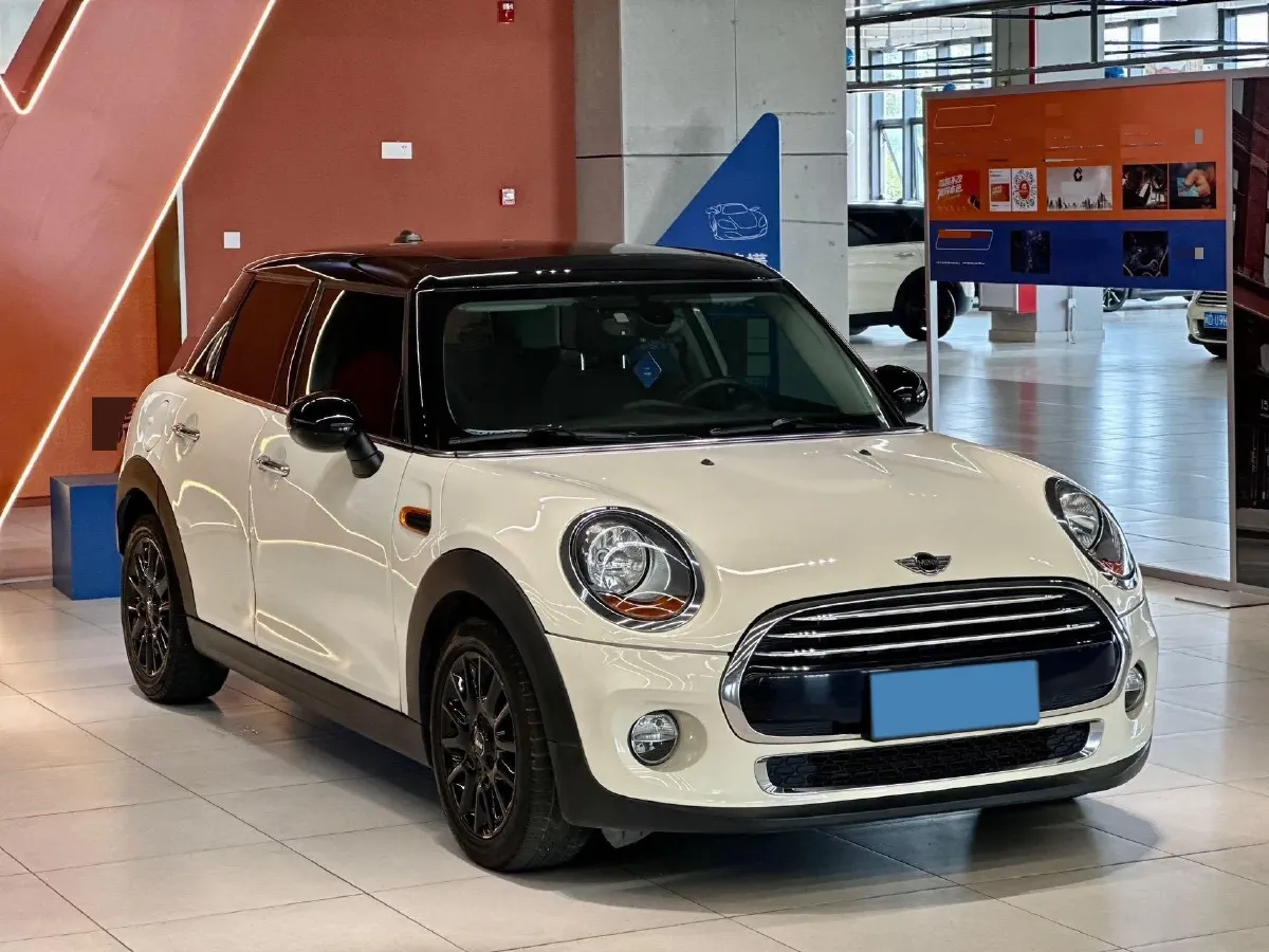2016 MINI MINI 1.5T 136HP L3 6AT,autocango,china used car exporter,china ev exporter,chinese used car exporter,chinese used ev exporter