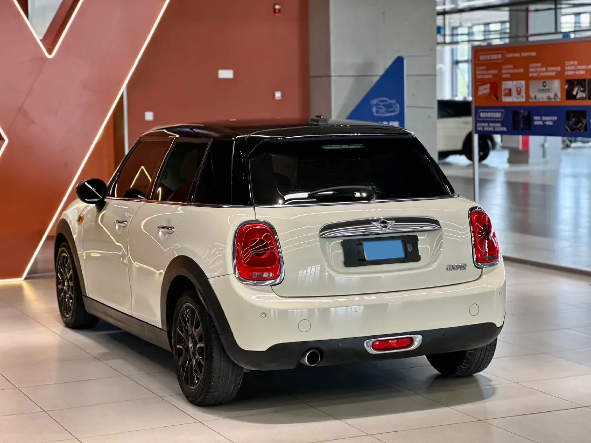 2016 MINI MINI 1.5T 136HP L3 6AT,autocango,china used car exporter,china ev exporter,chinese used car exporter,chinese used ev exporter