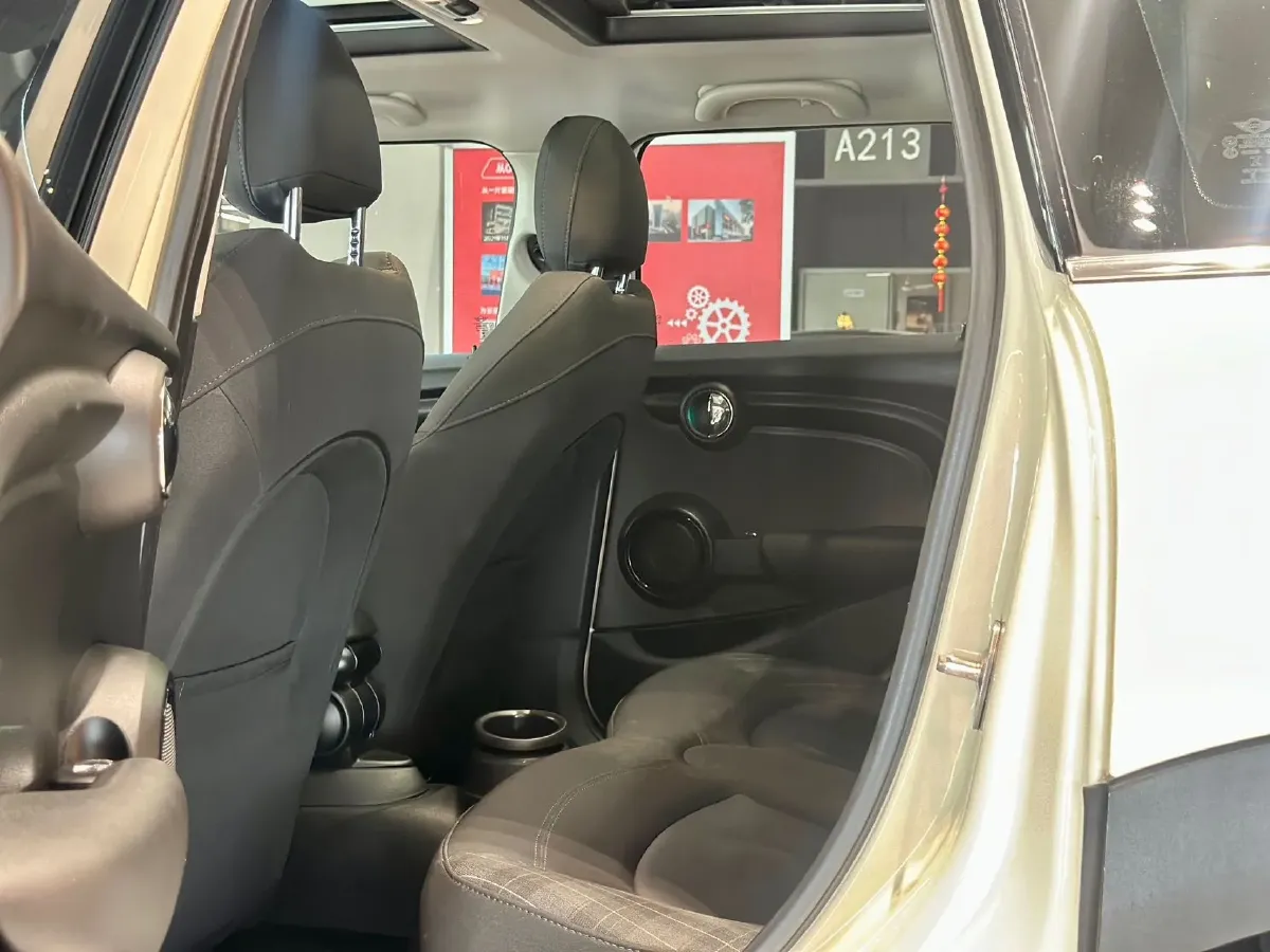 2016 MINI MINI 1.5T 136HP L3 6AT,autocango,china used car exporter,china ev exporter,chinese used car exporter,chinese used ev exporter