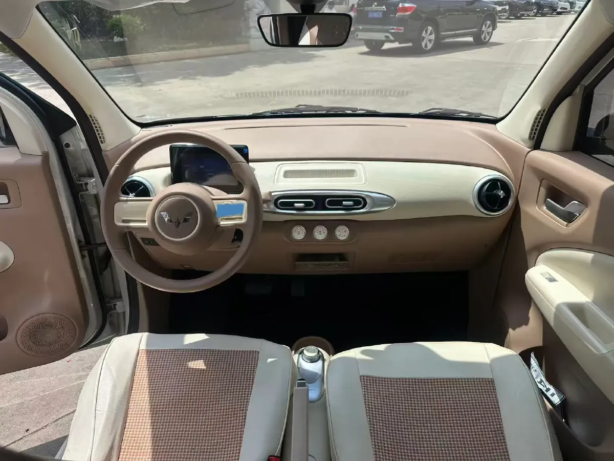 2025 WuLing HongGuang MINI EV BEV 16.2KWH,autocango,china used car exporter,china ev exporter,chinese used car exporter,chinese used ev exporter