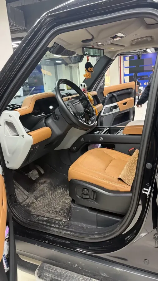 2023 Land Rover Defender 3.0T 400HP L6 8AT,autocango,china used car exporter,china ev exporter,chinese used car exporter,chinese used ev exporter