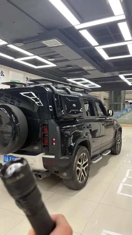 2023 Land Rover Defender 3.0T 400HP L6 8AT,autocango,china used car exporter,china ev exporter,chinese used car exporter,chinese used ev exporter