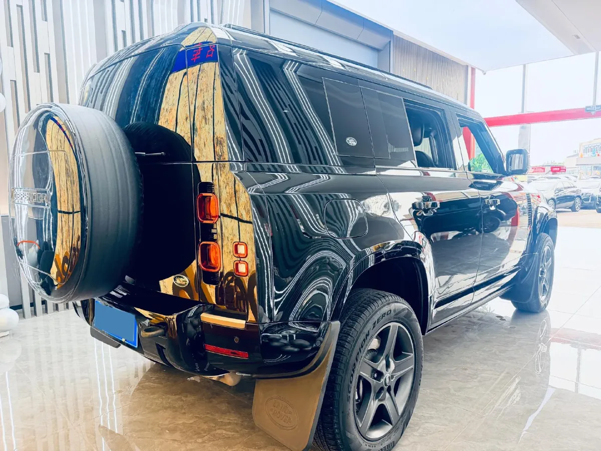 2023 Land Rover Defender 3.0T 400HP L6 8AT,autocango,china used car exporter,china ev exporter,chinese used car exporter,chinese used ev exporter