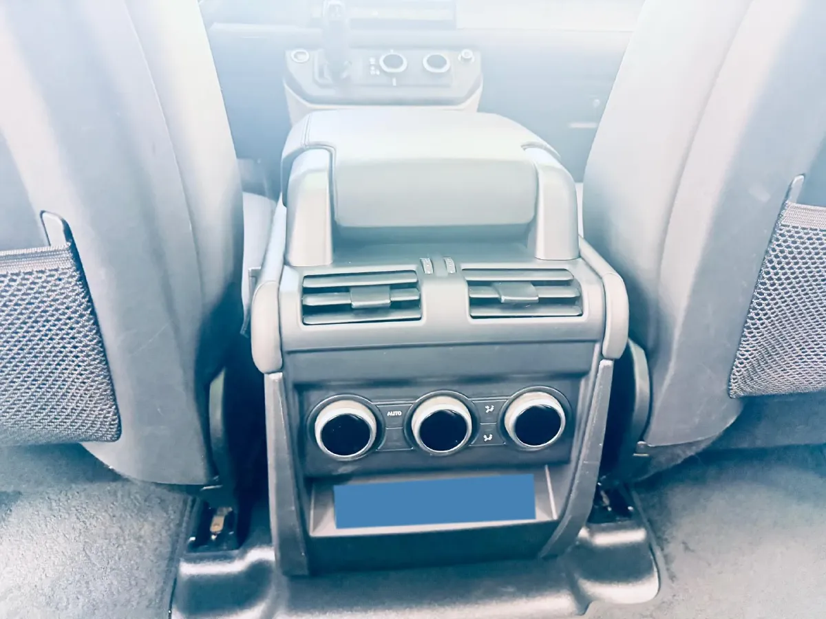 2023 Land Rover Defender 3.0T 400HP L6 8AT,autocango,china used car exporter,china ev exporter,chinese used car exporter,chinese used ev exporter