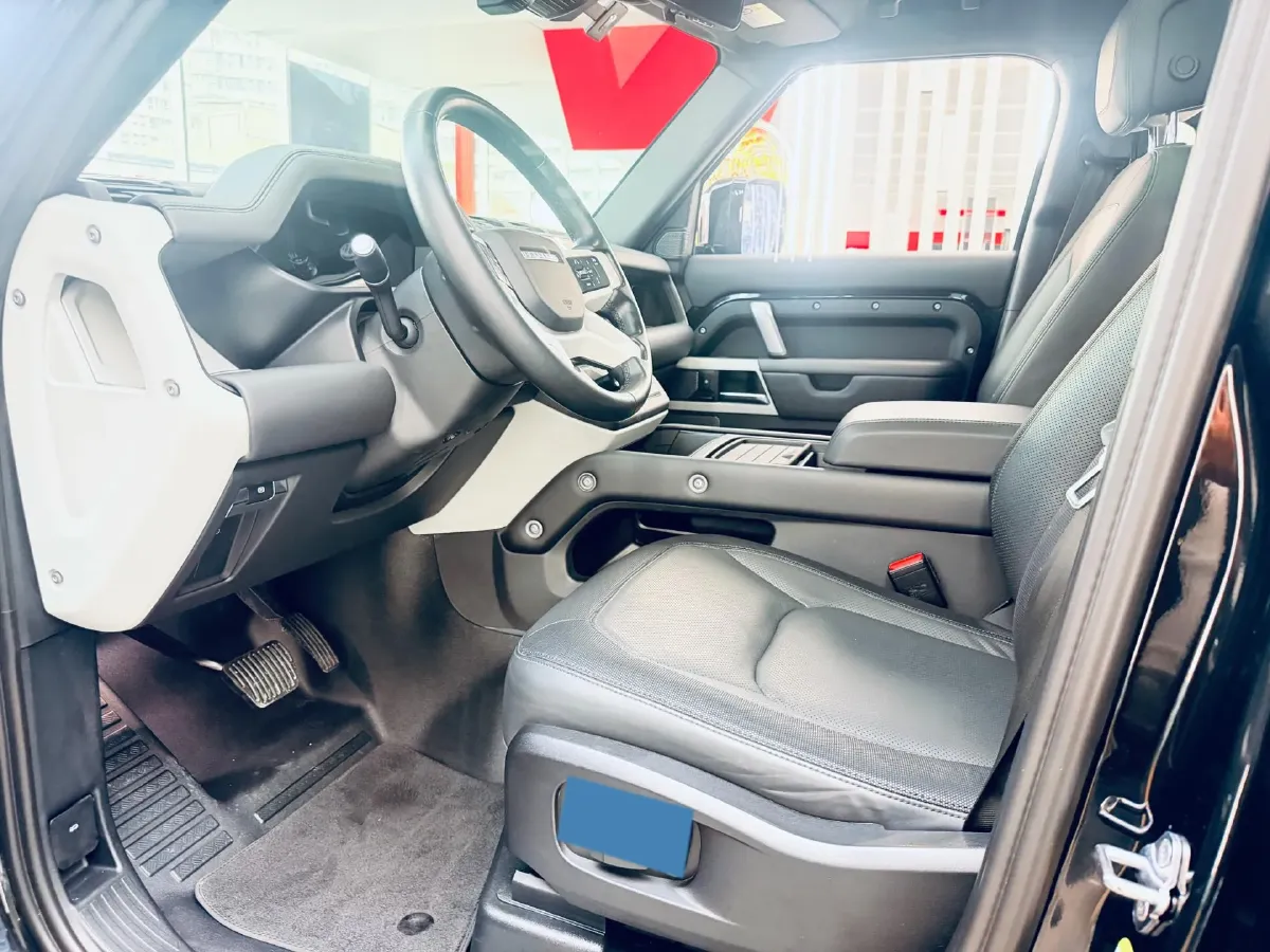 2023 Land Rover Defender 3.0T 400HP L6 8AT,autocango,china used car exporter,china ev exporter,chinese used car exporter,chinese used ev exporter