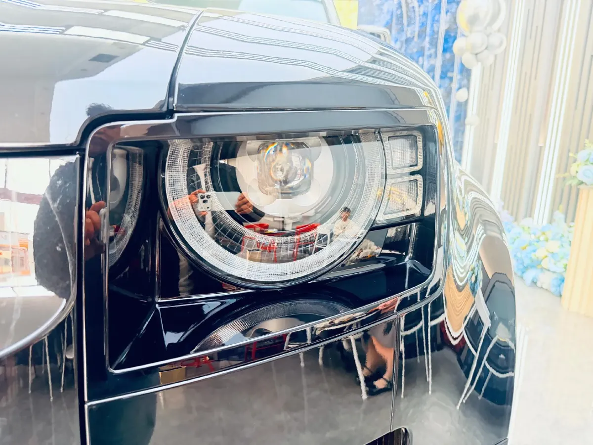 2023 Land Rover Defender 3.0T 400HP L6 8AT,autocango,china used car exporter,china ev exporter,chinese used car exporter,chinese used ev exporter