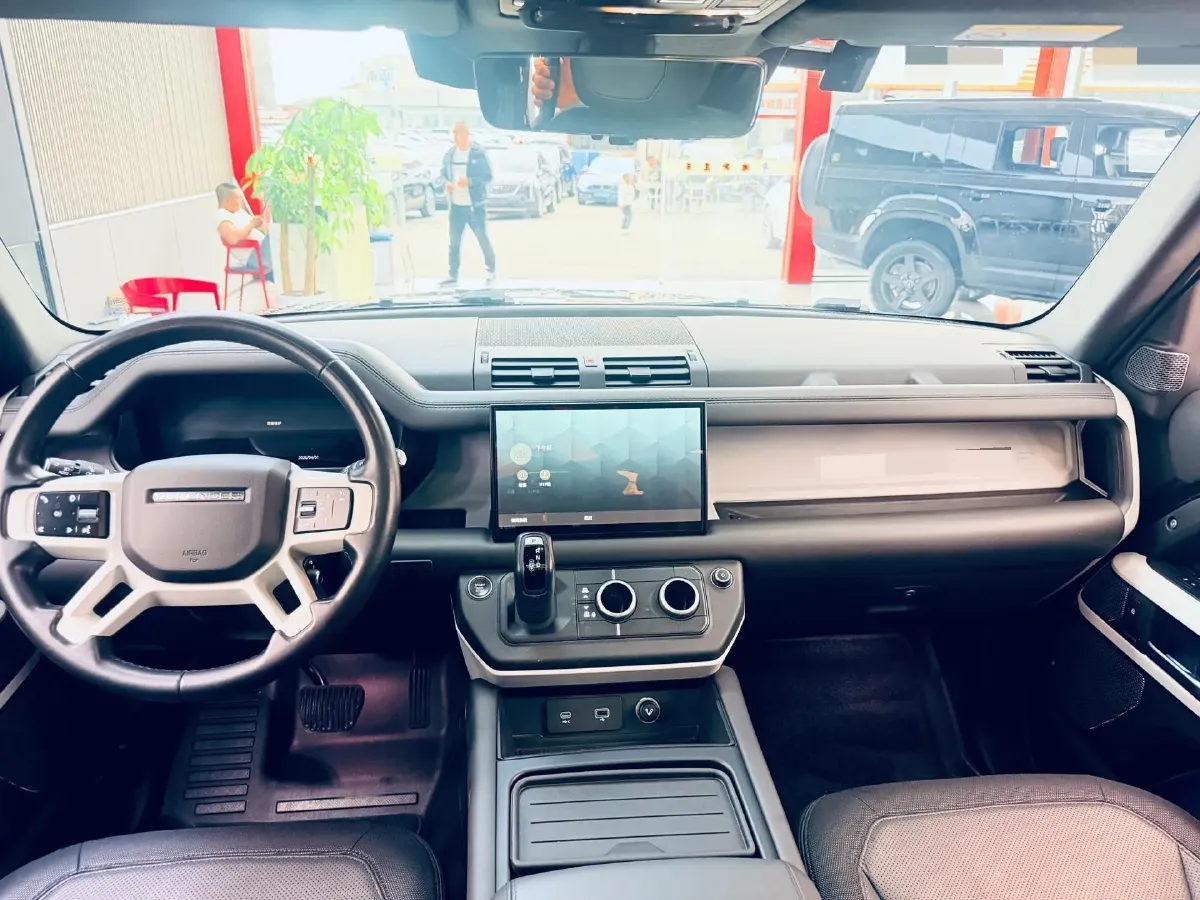 2023 Land Rover Defender 3.0T 400HP L6 8AT,autocango,china used car exporter,china ev exporter,chinese used car exporter,chinese used ev exporter